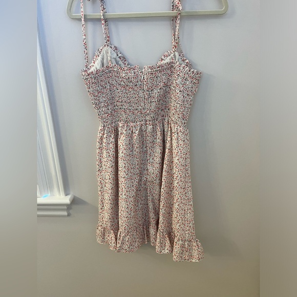 Summery flowy floral patterned dress - Picture 3 of 4